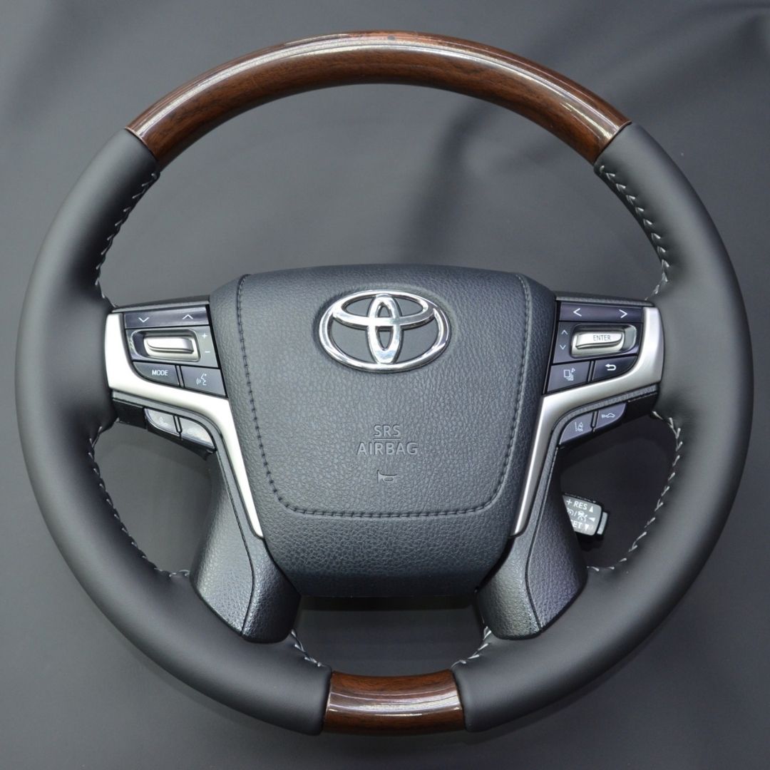 Перетяжка руля Toyota Land Cruiser 200, в оригинальный шов ёлочка, плюс утолщение