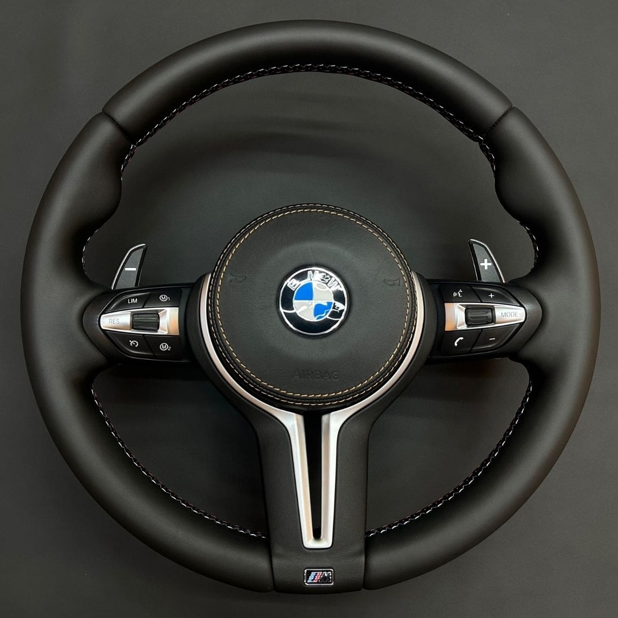 Перетяжка руля BMW X5 в натуральную кожу