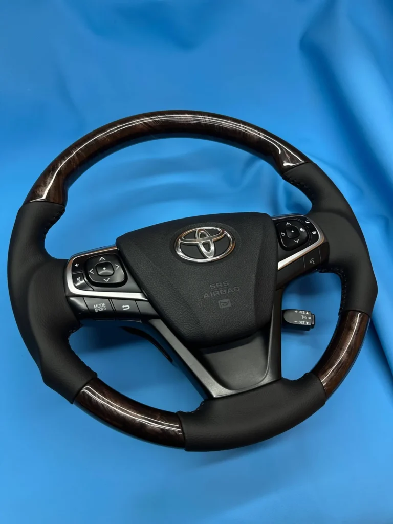 Руль Toyota в натуральной коже, ещё один ракурс